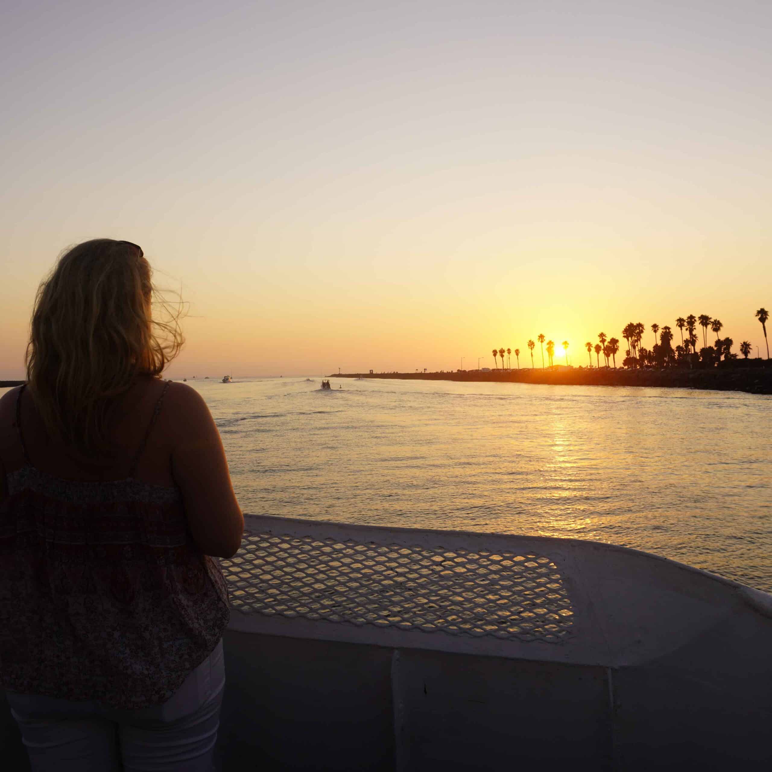 5 excellent reasons to experience a San Diego sunset from mission bay | Cruise San Diego