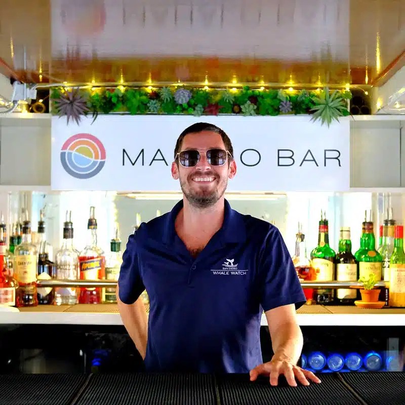 Maholo-Bar-man-with-class.jpg Maholo-Bar-man-with-class.jpg